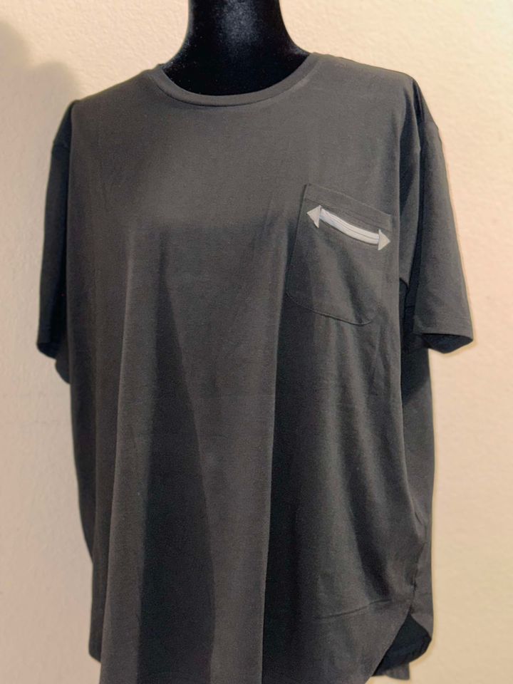 Black Pocket Tee