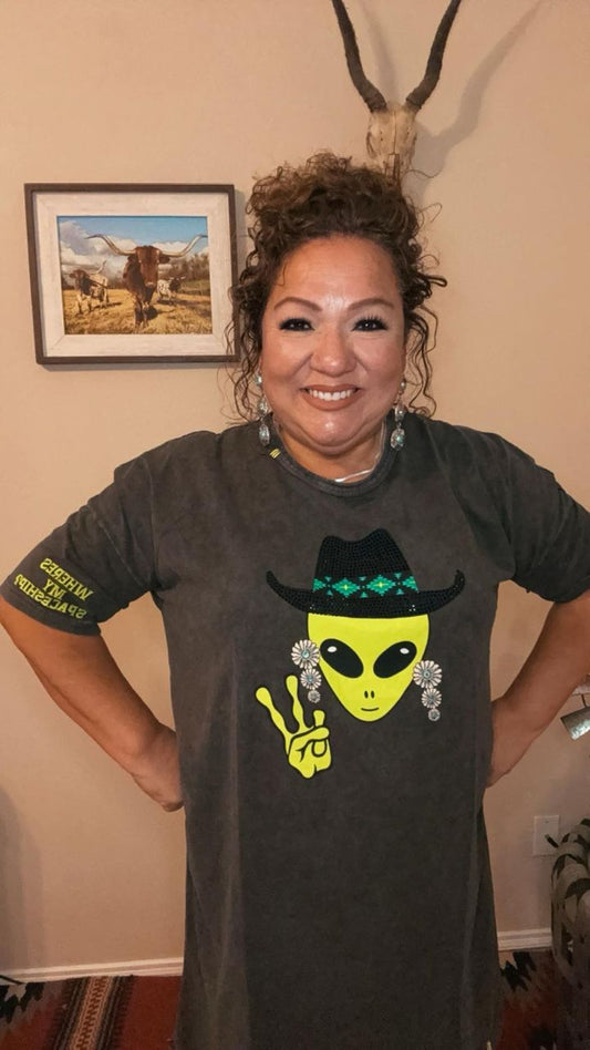 Let's Dress this Alien